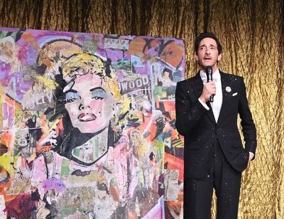 واکنش تند به نمایشگاه نقاشی آدرین برودی بازیگر برنده اسکار/ هیچکس حتی دو بار به این آثار نگاه نمی‌کند!