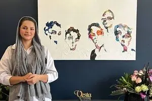 فردخت کیایی مهر با تکنیک ون گوک در رنگ وستا 