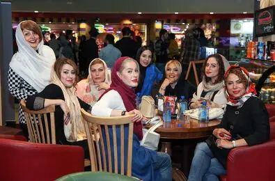 یک گردهمایی نسبتا زنانه!/ گزارش تصویری ایران‌آرت از اکران خصوصی فیلم «دو عروس» در  کوروش