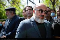 ببینید: امیر آقایی ، سروش صحت، فرمان آرا و هنرمندان در آیین خاکسپاری کیومرث پوراحمد 