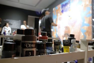 اجرای زنده نقاشی در گالری ثالث با همراهی رنگ وستا