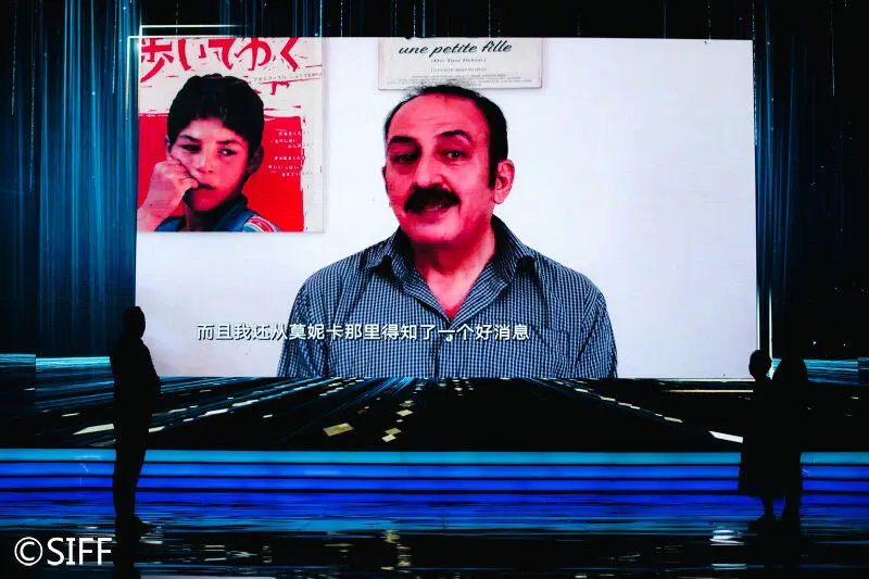 Shanghai festival honors “The Contrary Route” director Abolfazl Jalili, star Puyan Shekari 