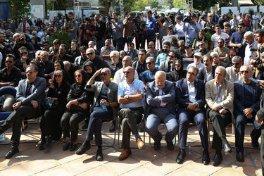 تشییع پیکر زنده‌یاد داریوش اسدزاده از مقابل خانه هنرمندان