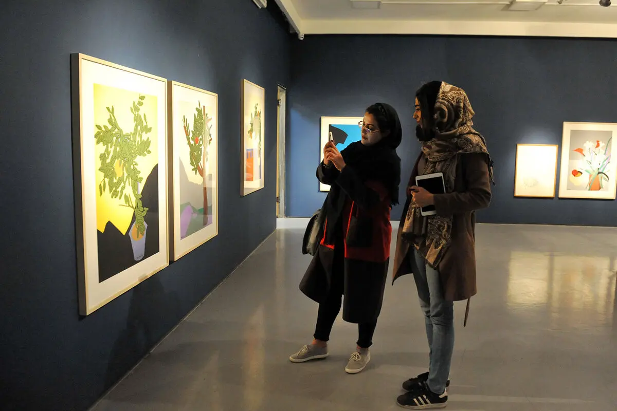 نمایشگاه آثار پروانه اعتمادی در گالری طراحان آزاد