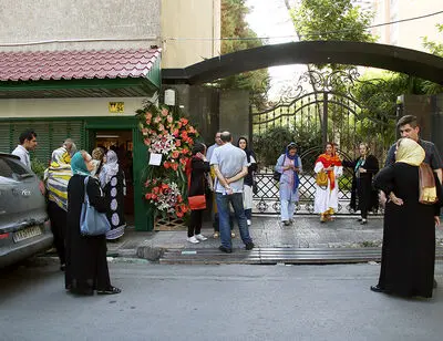 صد هنرمند اینگونه خیابان های دروس را فتح کردند/عکسها