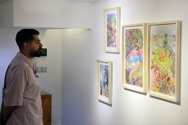 نمایش آثار الهام عظیمی، سحر شادمان و رضوان یارائی در گالری مژده