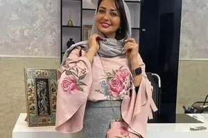نفیسه روشن برای احمدی‌نژاد سنگ تمام گذاشت/ عکس