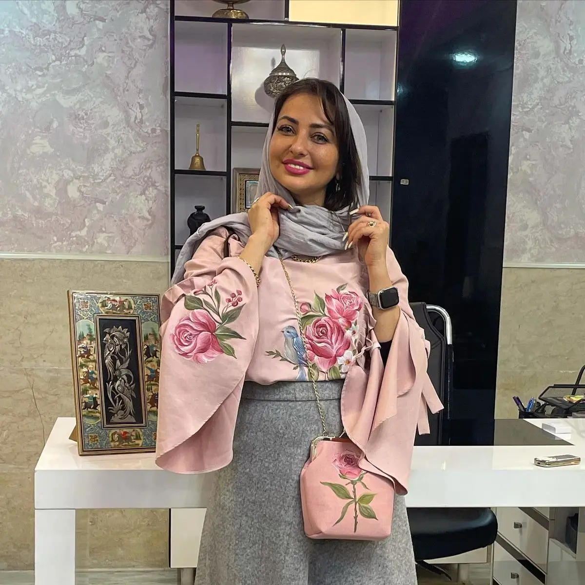 نفیسه روشن برای احمدی‌نژاد سنگ تمام گذاشت/ عکس