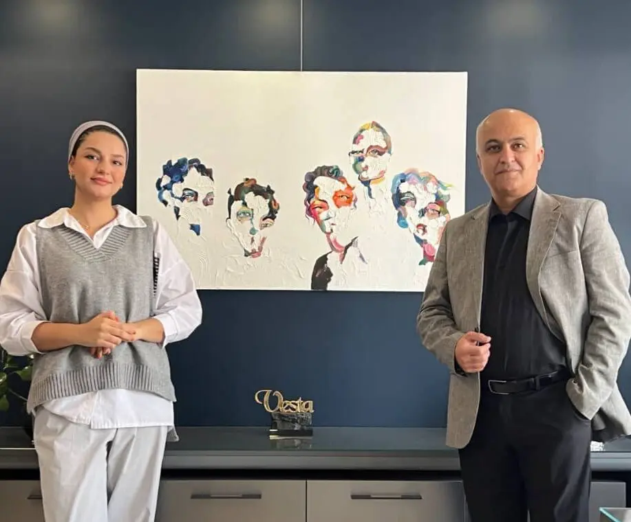 Fardokht Kiaeimehr's Painting of Identity; Hamidreza Shafiei