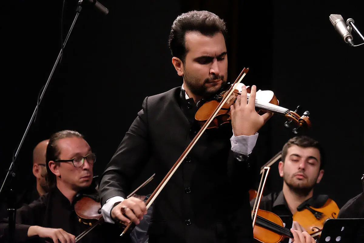 کنسرت ویولن امین غفاری به همراهی ارکستر فیلارمونیک باکو