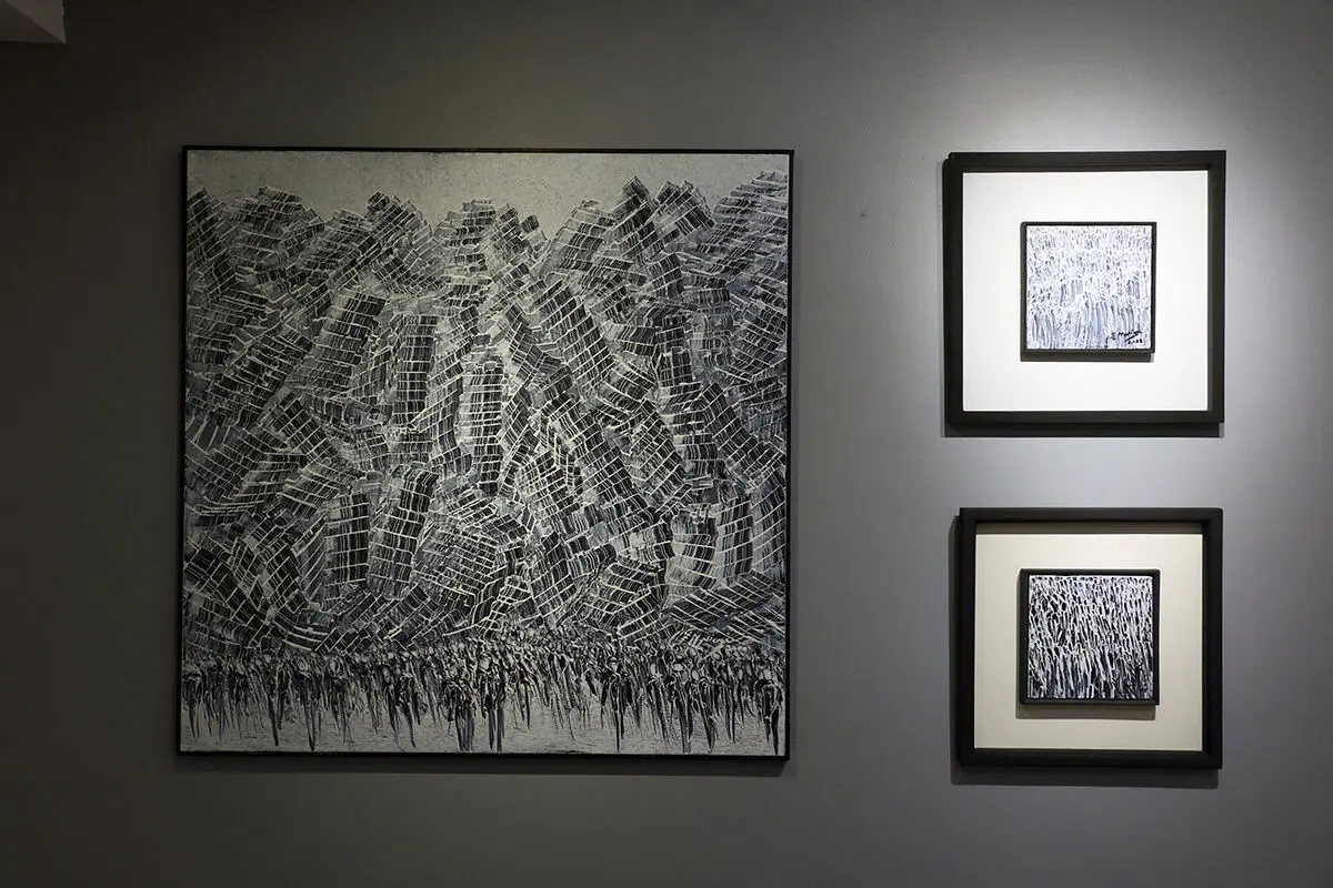“Crowding” at Mojdeh Art Gallery featuring 15 artists 