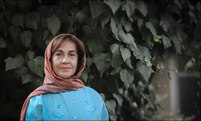 شیرین بزرگمهر: مراکز علمی و دانشگاهی برای احیای لباس‌های سنتی ایران تلاش کنند