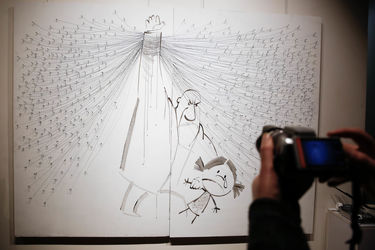 خلق اثر توسط بزرگمهر حسین‌پور در حمایت از کودکان بدسرپرست در گالری آس