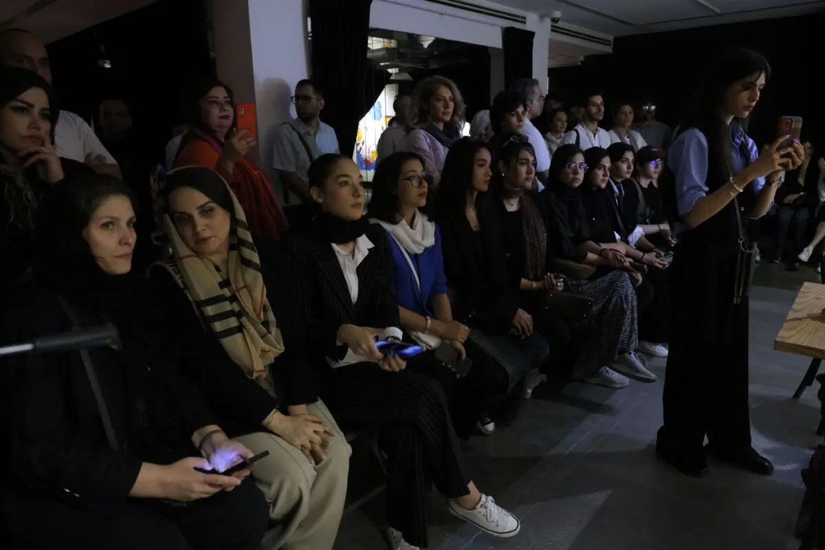 Live Painting Performance at Saless Gallery in Tehran with Vesta Color Support
