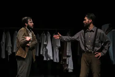 نمایش "پاره سنگ در جیب‌هایش" در تالار مولوی
