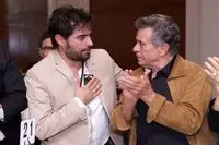 بوسه شهاب حسینی بر شانه بهروز وثوقی