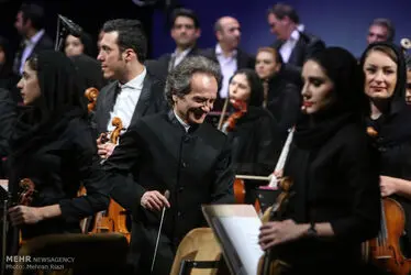 Tehran’s Symphony Orchestra performs in Vahdat Hall