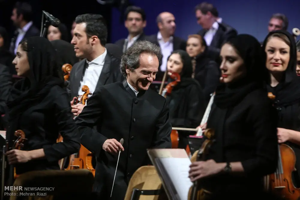 Tehran’s Symphony Orchestra performs in Vahdat Hall