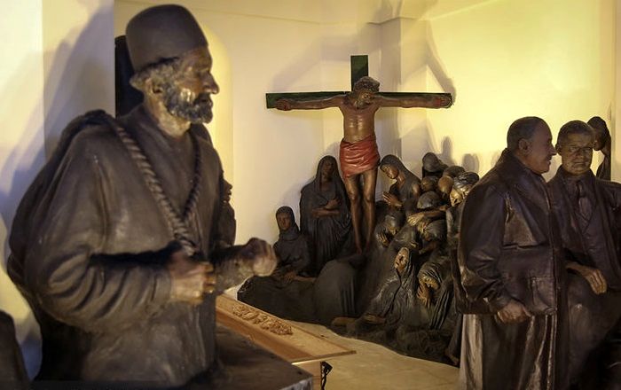 حمید شانس: آثار موزه صنعتی باید قالب‌گیری شوند/ مرمت کامل مجسمه‌ها مخاطره آمیز است