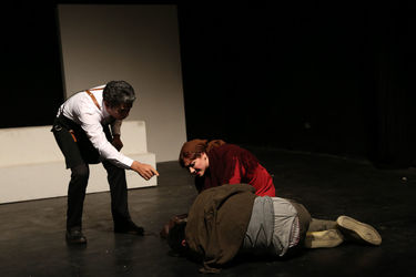 اجرای نمایش "آندورای تئاتر اشتباهات" در تئاتر باران