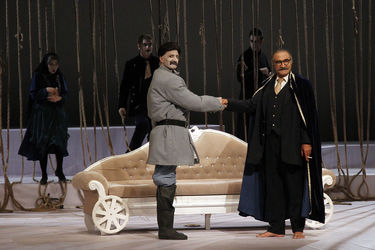 نمایش "کابوس حضرت اشرف" در تماشاخانه ایرانشهر ‎