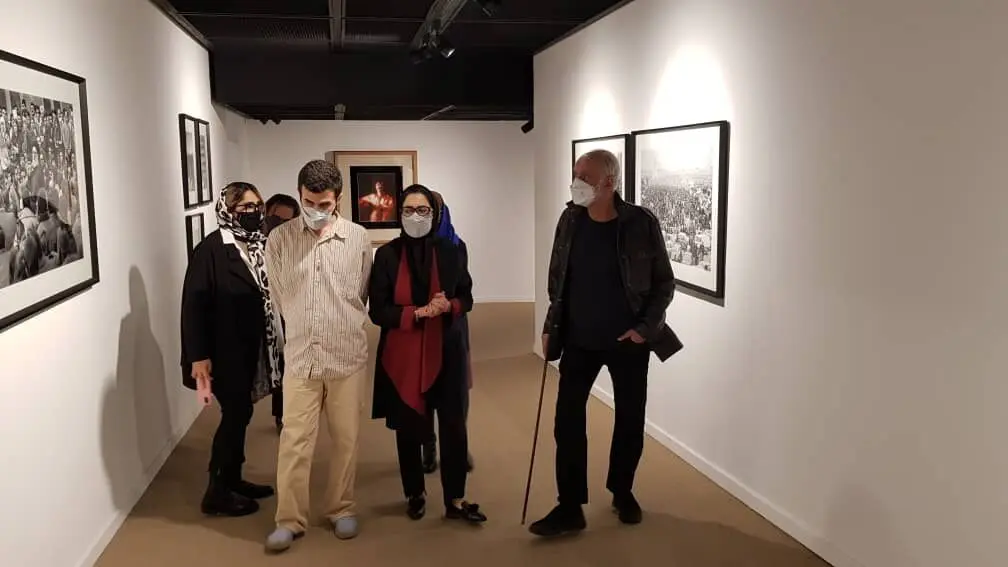 دیدار آیدین آغداشلو از نمایشگاه مهدی سحابی در موزه هنرهای معاصر تهران