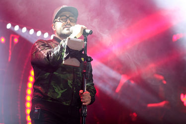 کنسرت محمدرضا گلزار در سالن میلاد نمایشگاه