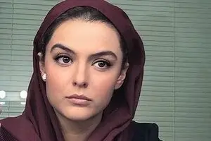 عکس خاص بازیگر خانم ایرانی در کنار برج ایفل