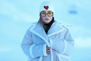 ببینید: سحر قریشی و استایل های تازه/ از اسکی تا لای در