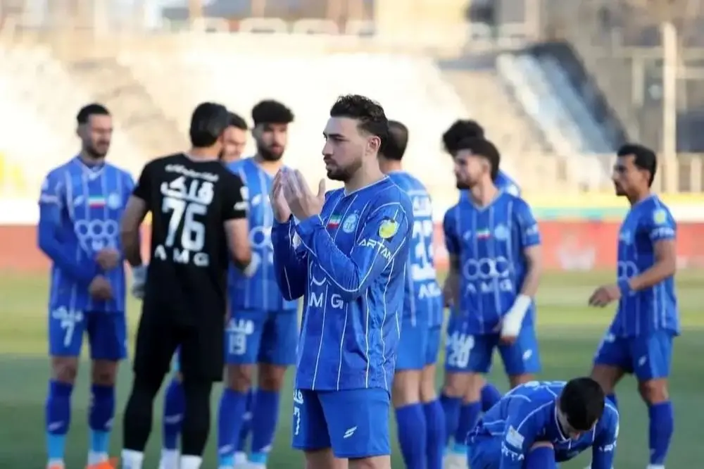 نتیجه استقلال ۱ شمس آذر قزوین ۰ / شمس آذر ده نفره شد گل ابوالفضل جلالی استقلال را پیش انداخت