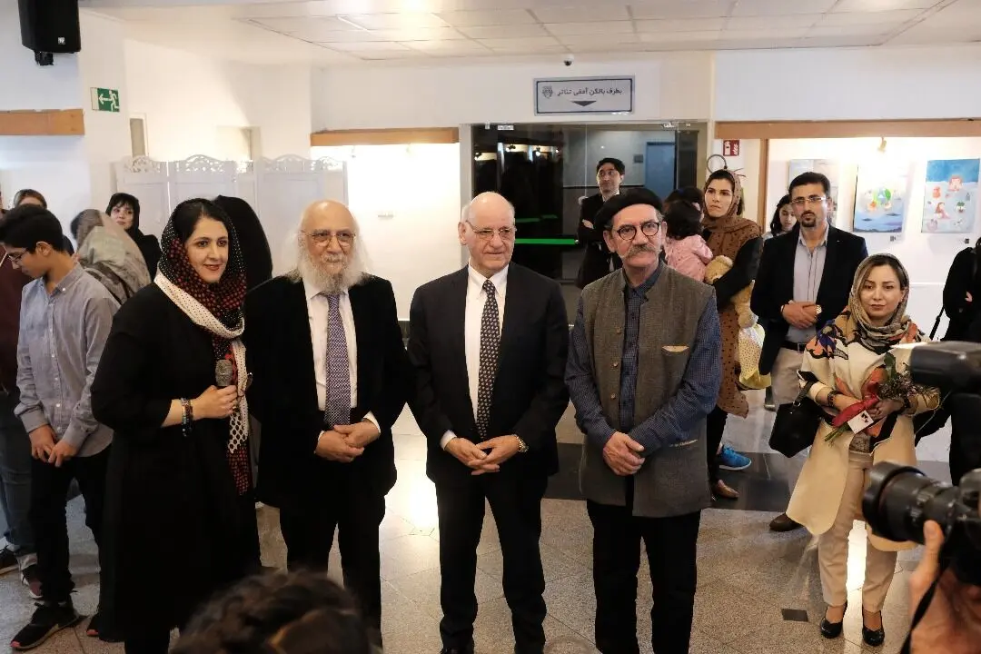 نمایشگاه نقاشی69 هنرجوی کودک در حمایت از کودکان مبتلا به سرطان محک