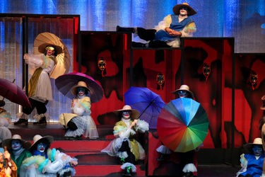 اجرای نمایش "هملت و دن کیشوت" در سالن اصلی تئاترشهر