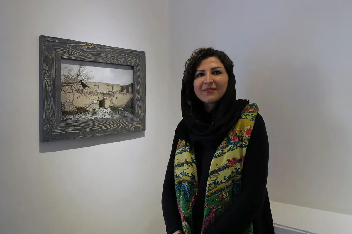 نمایشگاه عکس سکوت در عمارت روبرو