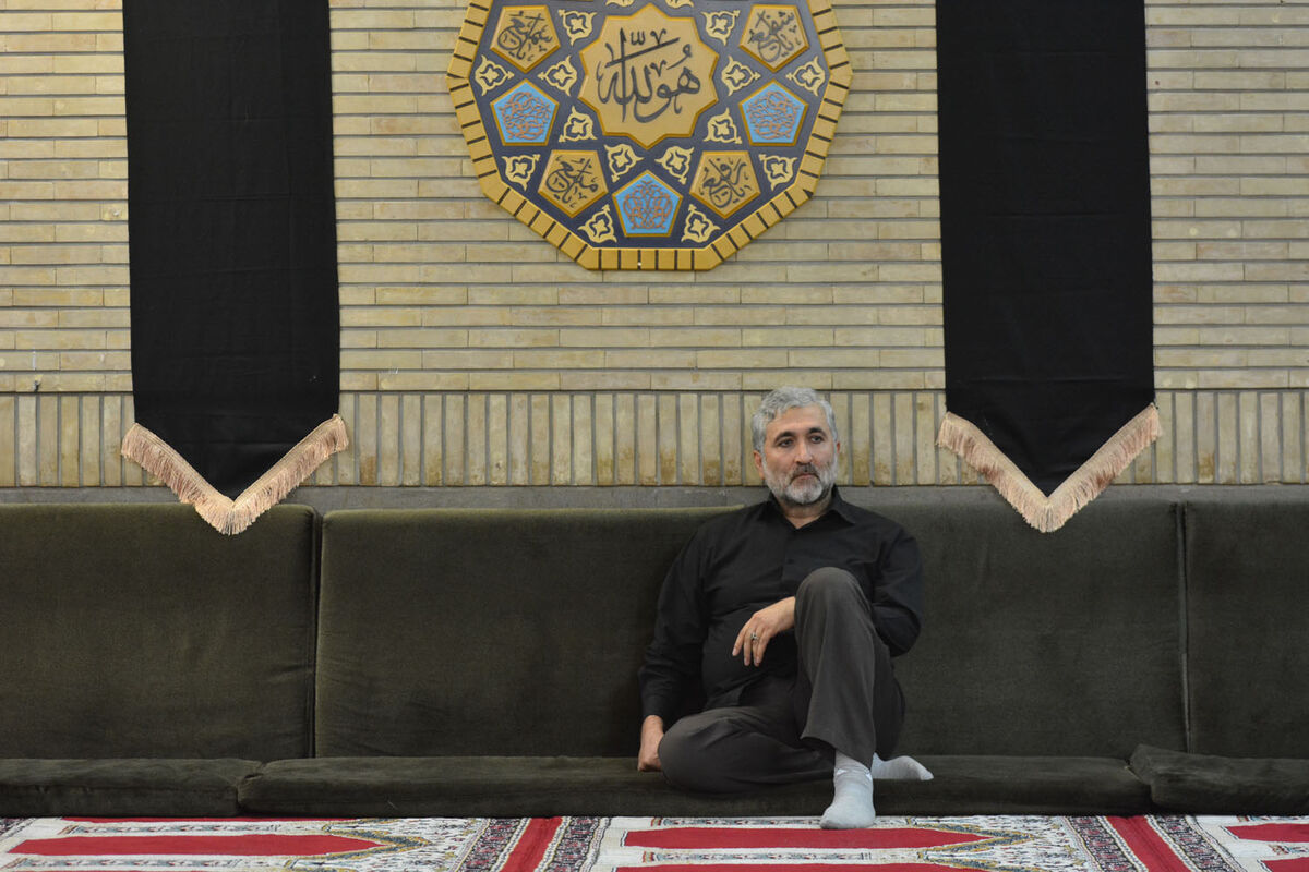 مراسم ختم زنده یاد داریوش اسدزاده در مسجد بلال