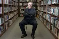 پیشنهاد نویسنده مشهور برای نجات کتابخانه‌ها 