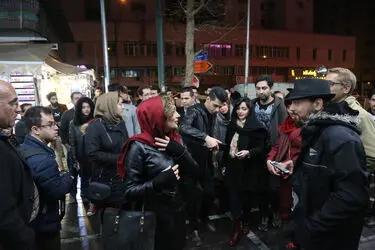 اکران مردمی فیلم "آینه بغل"