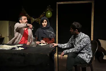 نمایش "بی‌سرپرست" در تماشاخانه مهرگان
