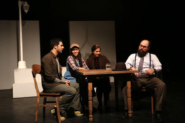 اجرای نمایش "آندورای تئاتر اشتباهات" در تئاتر باران