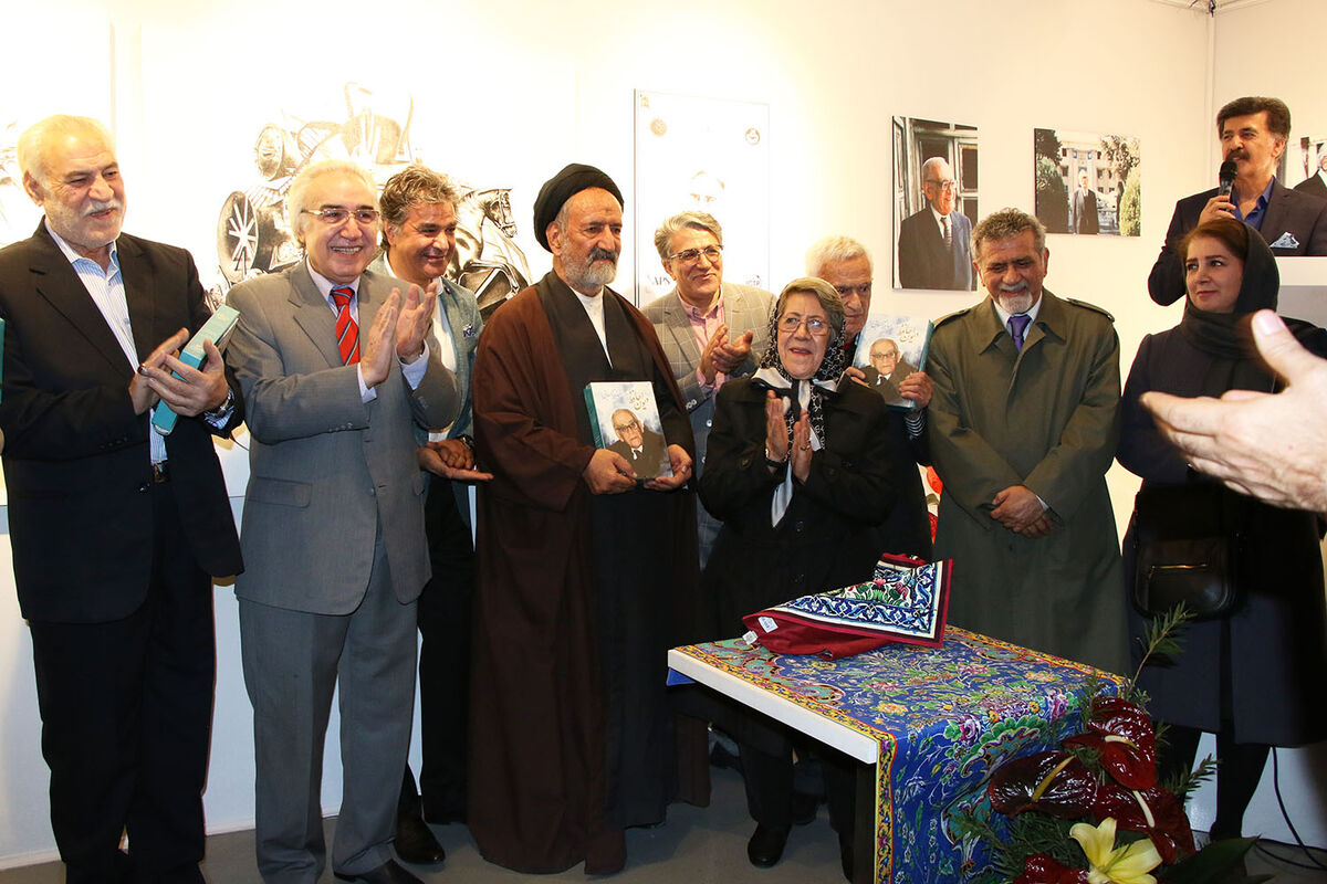 رونمایی از کتاب 