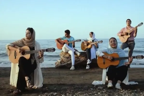اجرای زیبای هنرمندان دختر و پسر از آهنگ "دریا دریا" گرشا رضایی/ فیلم