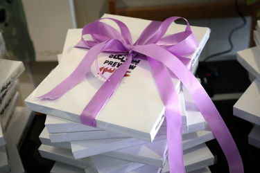 رونمایی از سومین کتاب سال پیش نگاه در گالری گلستان