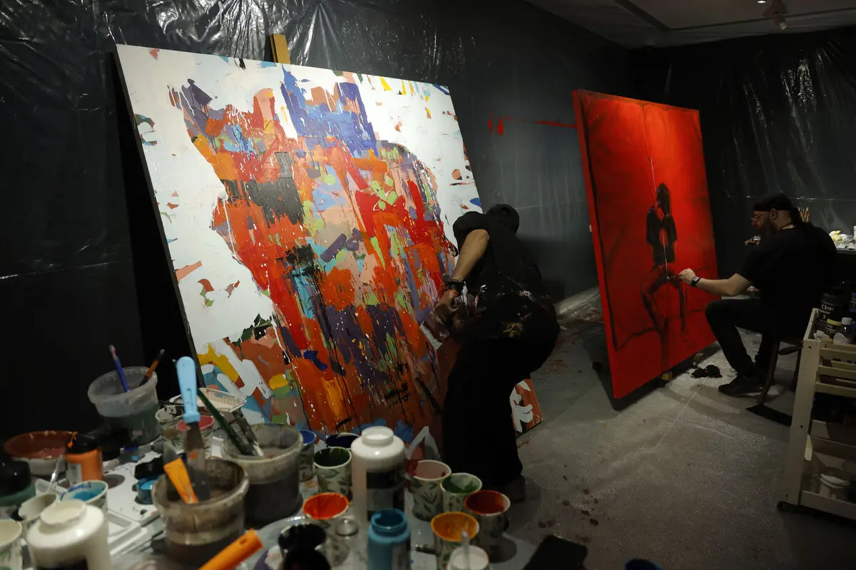 Live Painting Performance at Saless Gallery in Tehran with Vesta Color Support