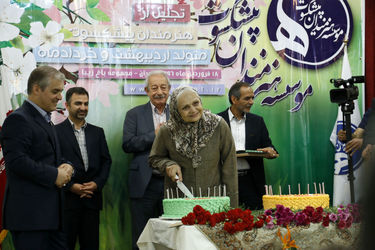 تجلیل از هنرمندان پیشکسوت متولد اردیبهشت ماه و خردادماه