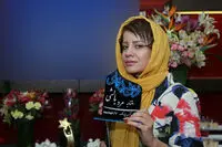 ببینید: تیپ متفاوت شراره رخام و آزاده صمدی / همه کمدین‌ها دور هم جمع شدند /  فرش فیروزه‌ای نمایش "مرد بالشی" در مرکز خرید تندیس