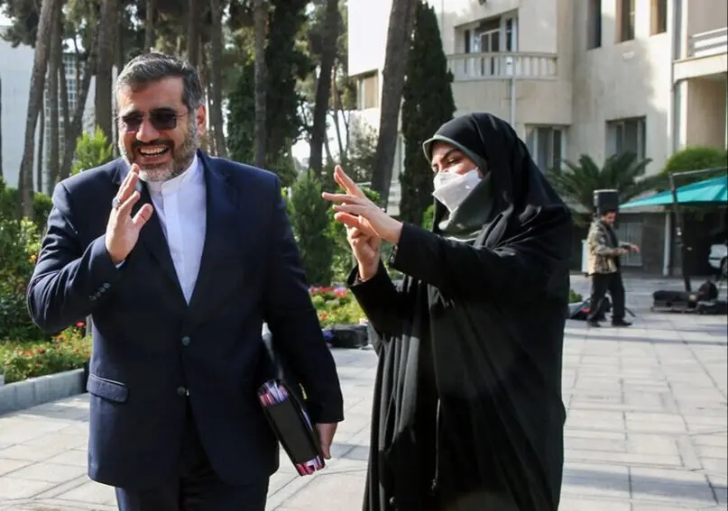 ماجرای تحصن جلوی وزارت ارشاد چه بود؟ / وزیر ارشاد: بر هم زدن جو فرهنگی کشور ممنوع