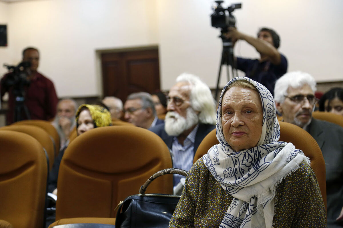 تجلیل از هنرمندان پیشکسوت متولد مردادماه