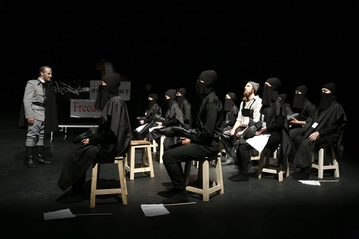 اجرای نمایش 