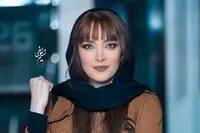 ببینید: غوغای بهنوش طباطبایی با شنل خز، موی چتری و آرایش غلیظ