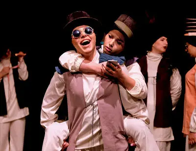 ببینید: سیندرلا روی صحنه تئاتر