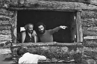 مسعود کیمیایی نقاشی هایش را به گالری گلستان می برد/ عکس غزل های کیمیایی از همین جمعه با رضا موتوری و داش آکل، اسفندیار منفردزاده و امیر نادری در گلستان